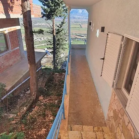 Lekursi * Sarandë