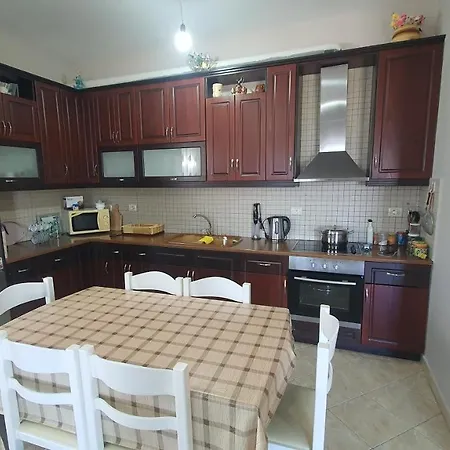 Lekursi * Sarandë